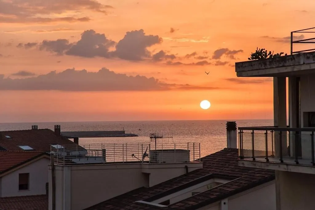 Alghero Attico Angela Con Grande Veranda 0*,  Włochy